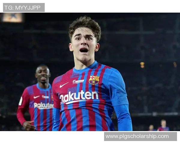 足球明星化身可爱娃娃脸展现不一样的魅力与风采